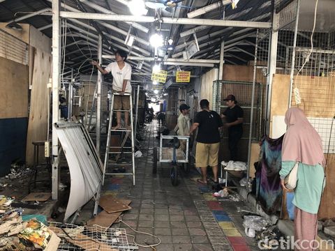 Pembongkaran di Teras Malioboro 2, Jogja, Selasa (14/1/2025) siang.