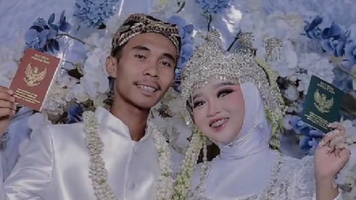 Kisah pilu, pengantin pria ini mengenang istrinya yang meninggal dunia setelah satu bulan menjalani rumah tangga. Postingan tersebut langsung viral di TikTok.