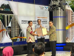 BPN Depok Resmi Serahkan 3.216 Sertifikat Unit Apartemen Transpark Cibubur
