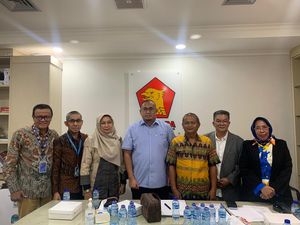 Andre Rosiade: PT Pos Sepakat Bayar Kewajiban Warga Majalengka Korban PHK