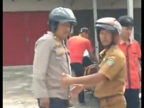Viral Tendang Pemotor, Oknum Polisi di Polres Prabumulih Sumsel Dicopot