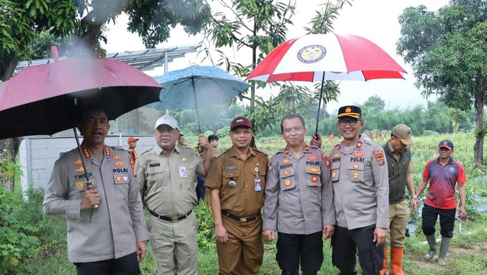 Polres Jakbar tinjau kesiapan penanaman jagung serentak dalam rangka mendukung program swasembada pangan.