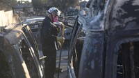 Setidaknya 25 orang tewas dan lebih dari selusin lainnya masih belum diketahui keberadaannya saat beberapa kebakaran hutan melanda wilayah Los Angeles.