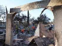 Porak Poranda Altadena California Diamuk Kebakaran Hutan