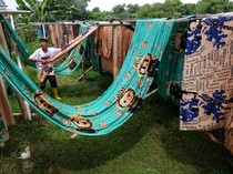 Potret Pembuatan Kain Pantai di Industri Rumahan Sukoharjo