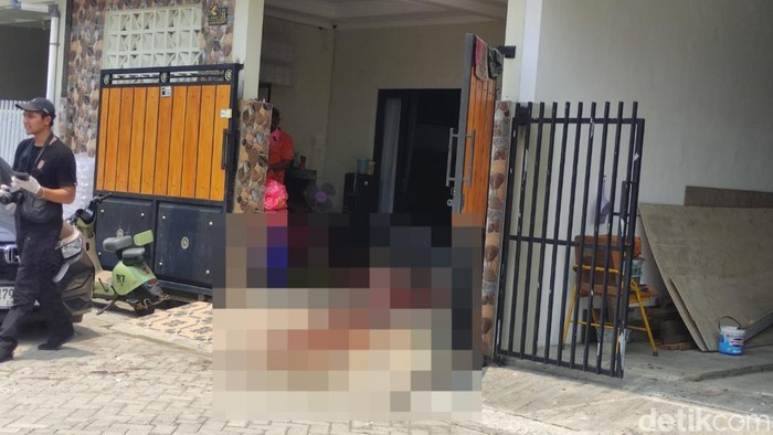 Pria di Sidoarjo ditemukan tewas bersimbah darah dengan luka di leher
