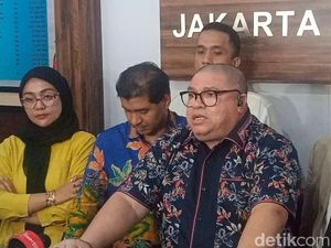 Video Razman Nasution Ngamuk di Sidang hingga Pegang Bahu Hotman Paris