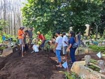 Relokasi 486 Makam di Blitar Disertai Hal Mistis & Suara Tangisan Gaib