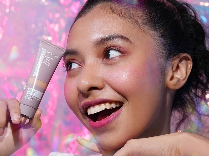 Revlon meluncurkan seri terbaru Illuminance™ menggabungkan manfaat perawatan kulit dengan performa makeup untuk memberikan hasil kulit sehat bercahaya sekaligus tampilan riasan yang tahan lama.