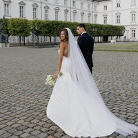 Kai Havertz meikah dengan Sophia yang sudah dikencaninya sejak 2018 pada Juli 2024. Dilaporkan mereka adalah childhood sweetheart yang tumbuh di lingkungan yang sama. Keduanya resmi jadi pasangan suami istri setelah setahun bertunangan . Foto: Instagram @sophiaemelia