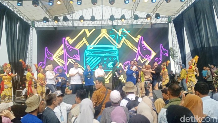 Suasana kemeriahan di Peringatan Hari Desa Nasional.