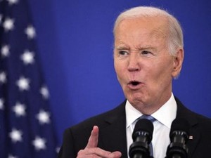 Viral Gerakan Joe Biden Mirip Robot Humanoid, Konspirasi Kloning Muncul Lagi