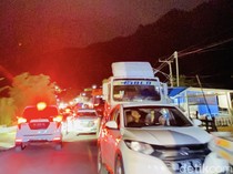Poros Maros-Bone di Tompo Ladang Macet Malam Ini, Kendaraan Tertahan 1 Jam
