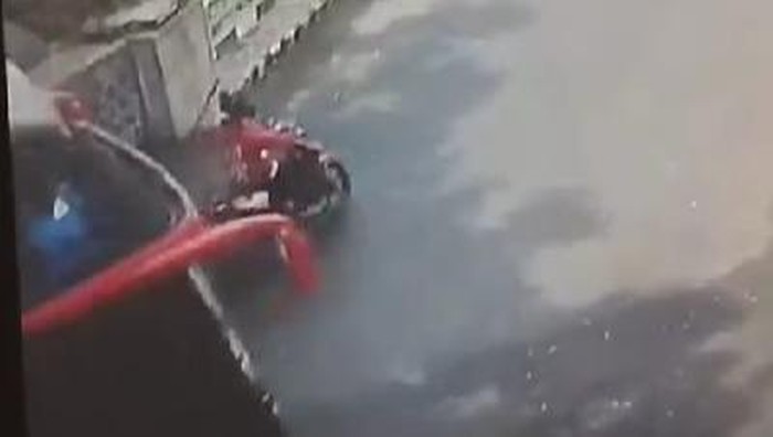 CCTV kecelakaan bus pariwisata tabrak pemotor hingga tewas di Kota Batu