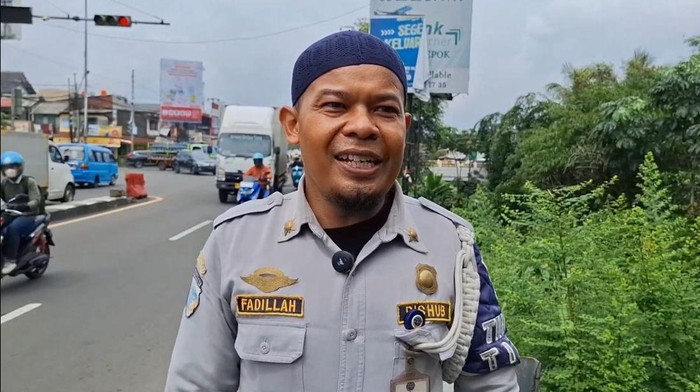 Fadillah, anggota DIshub Depok yang sempat viral nemplok di pikap overload.