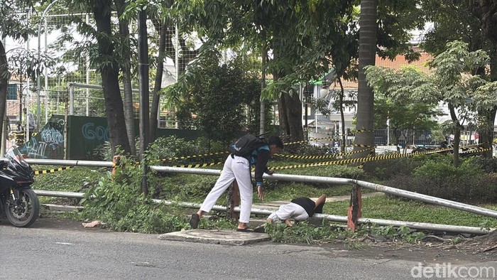 Fenomena berburu koin Jagat di Surabaya masih marak.