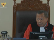 Hakim MK Tegur Pengacara Cabup Bireuen: Jawabannya Jangan Muter-muter