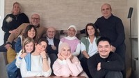 Momen Irish Bella pulang kampung ke Belgia. Foto: Instagram/_irishbella_
