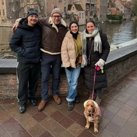 Irish dan adiknya juga tampak berjalan-jalan mengitari kota Beneren di Belgia. Short trip back home, tulis keterangan unggahan Irish. Foto: Instagram/_irishbella_