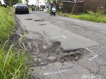 7 Kilometer Jalan Provinsi di Minggir Sleman Rusak, Penerangan Juga Minim