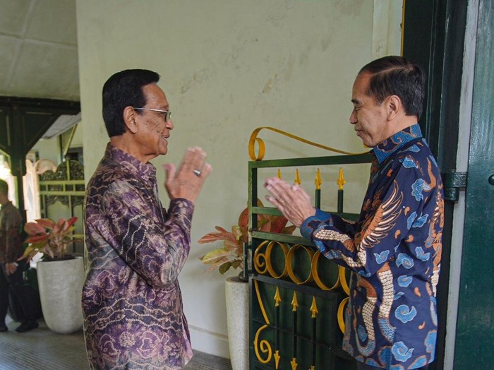 Jokowi sowan Sultan HB X di Keraton Jogja, Rabu (15/1/2025).