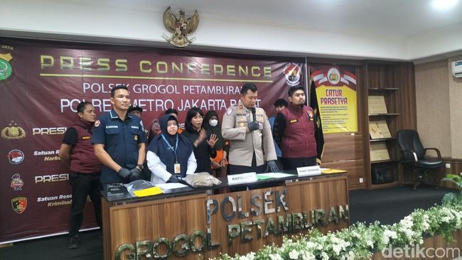 Jumpa pers bayi yang ditelantarkan orang tua hingga meninggal di RS Jakbar