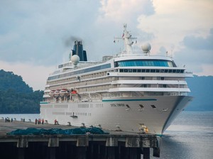 Kapal Pesiar Crystal Symphony Singgah di Sabang, 214 Turis Keliling Pulau Weh