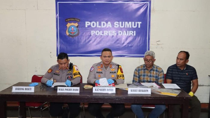 Kapolres Dairi AKBP Faisal saat merilis kasus pencurian di Desa Soban. (Dok. Polres Dairi)
