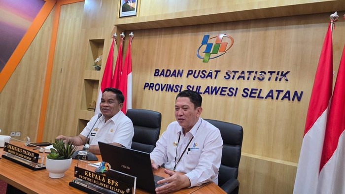 Kepala BPS Sulsel Aryanto didampingi Kepala Biro Ekbang Setda Sulsel Junaedi Bakri.