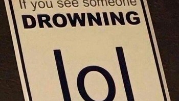 Jadi kayak lol padahal ternyata gambar orang tenggelam. Foto: Few-Ad2663 via Bored Panda