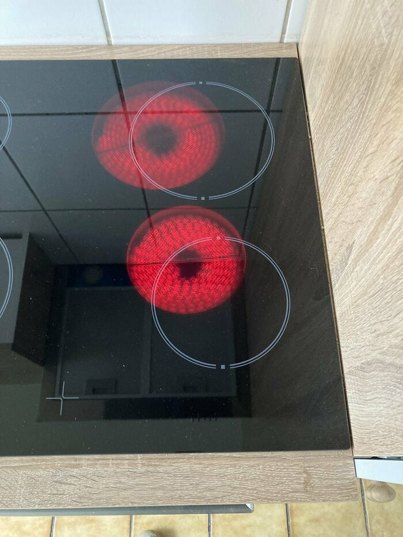 Kumpulan desain berikut ini bikin jidat mengkerut dan berpikir apa ya, yang salah?