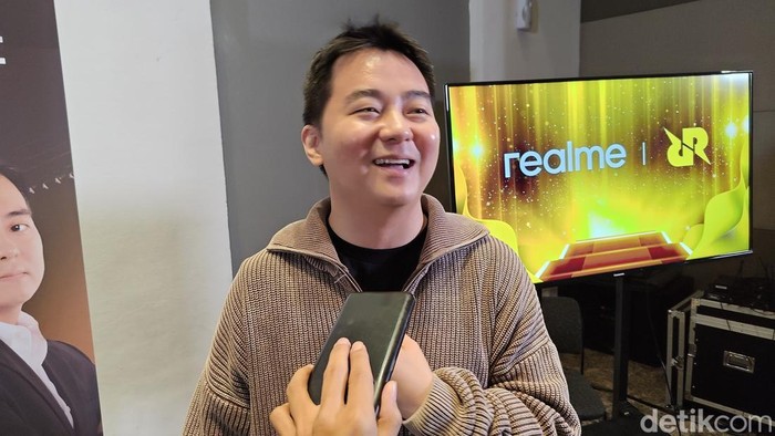 Salah satu pemain andalan RRQ Kazu, Richard William Manurung alias Legaeloth, kembali dipinjamkan ke tim lain. Kali ini dirinya akan berlabuh untuk sementara ke Kraken Esports. Begini tanggapan Founder dan CEO RRQ, Andrian Pauline Husen.