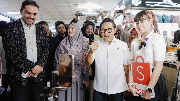 Live Shopping di Tanah Abang