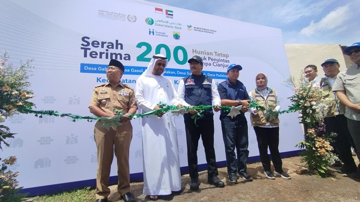 Mensos resmikan bantuan 200 unit rumah bagi korban gempa Cianjur (Maulana/detikcom)
