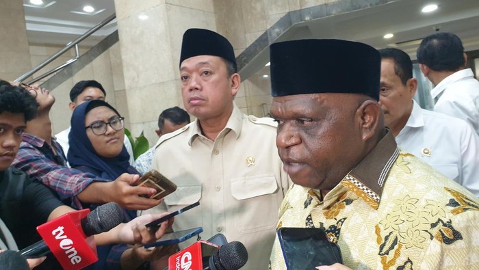Menteri Agraria dan Tata Ruang/Kepala Badan Pertanahan Nasional (ATR/BPN) Nusron Wahid dan Menteri Hak Asasi Manusia (HAM) Natalius Pigai