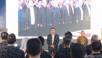 Maman Abdurrahman secara resmi melantik sejumlah pejabat tinggi madya alias eselon I dan pejabat tinggi pratama serta administrator di Pasar Tanah Abang Blok B, Jakarta Pusat.
