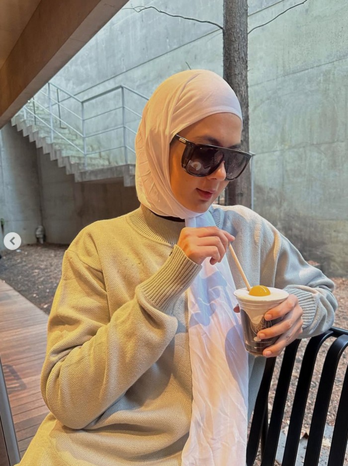 Paula Verhoeven Liburan ke Korea, Cicip Pajeon hingga Ramen Instan Paula Verhoeven Liburan ke Korea, Cicip Pajeon hingga Ramen Instan