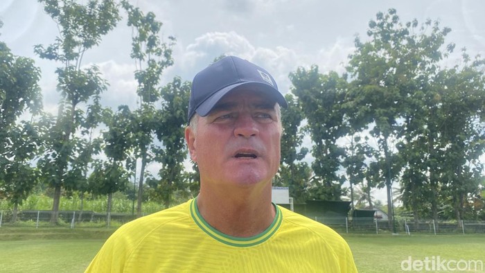 Pelatih PSS Sleman, Mazola Junior di Lapangan Purwobinangun, Pakem, Sleman, Rabu (15/1/2025).