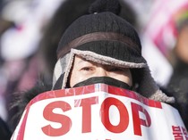 Pendukung Menangis Saat Presiden Korsel Yoon Suk Yeol Ditangkap