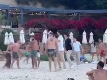 Deretan Ulah Turis yang Bikin Geleng-geleng Selama 2024 Versi Fodors