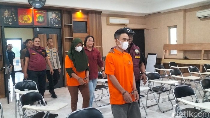 Potret H dan BU, ayah dan ibu yang menelantarkan jasad bayinya di rumah sakit.