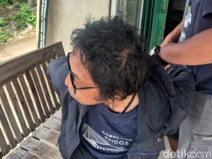 Terduga Pembunuh Sandy Permana Diborgol, Begini Penampakan saat Ditangkap