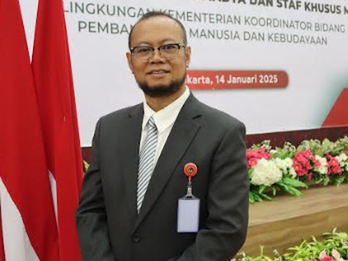 Rektor Universitas Terbuka (UT) Prof Ojat Darojat PhD