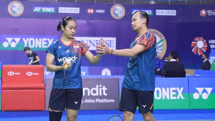 Pasangan ganda campuran Indonesia Rinov Rivaldy/Lisa Ayu Kusumawati