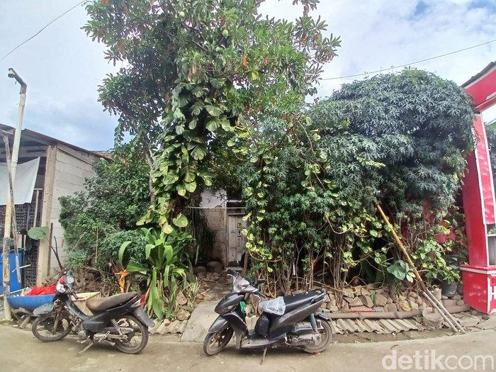 Rumah Nanang Gimbal Tempat tinggal Nanang Gimbal, terduga pelaku pembunuhan Sandy Permana.