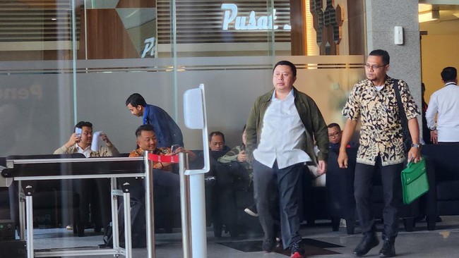 Cerita Versi Hasto soal Selfie Harun Masiku di Ruang Hatta Ali