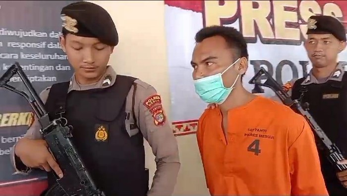 Sendi Nata (31), pelaku yang bunuh IRT dengan pacul di Mesuji.
