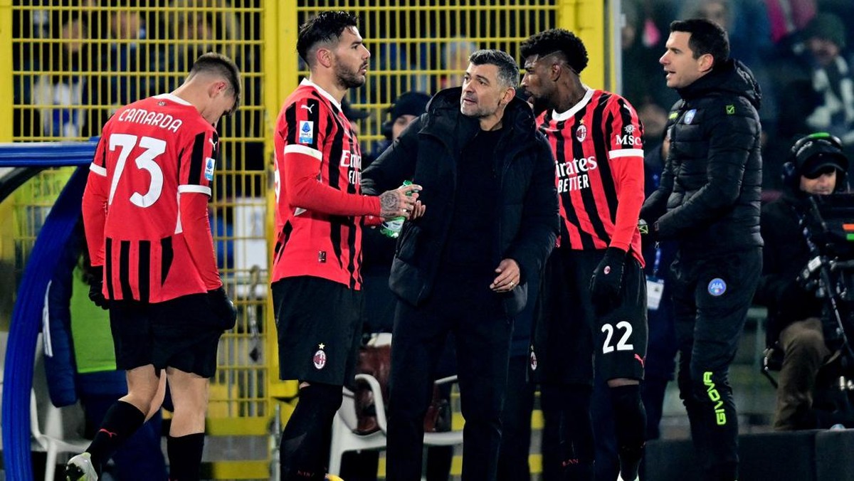 Sergio Conceicao masih punya catatan meski AC Milan menang 2-1 atas Como dalam lanjutan Serie A (Foto: REUTERS/Daniele Mascolo)