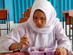 Cerita Pelajar SMKN 7 Palembang Soal MBG, Makan Enak-Hemat Uang Jajan
