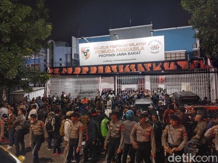 Suasana di markas PP, Jl BKR Kota Bandung.